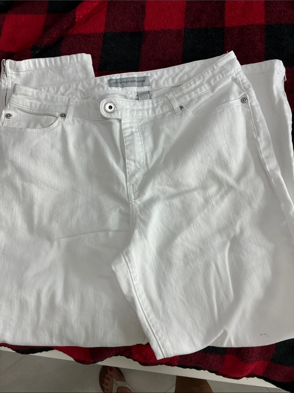 Chico’s Platinum White Women's Cropped Zipper Leg Jeans